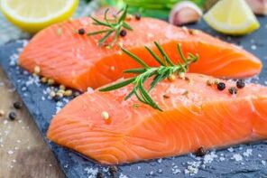 Phi lê cá hồi trong chế độ ăn của nam giới bị giảm ham muốn tình dục